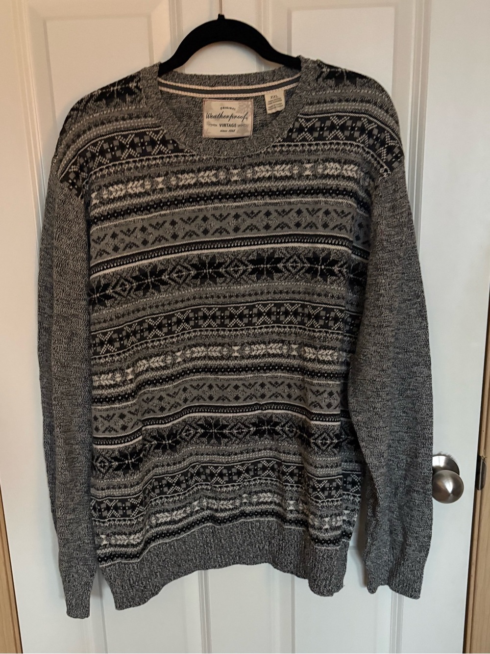 Weatherproof Men's Gray and Black Fair Isle Crewneck Sweater